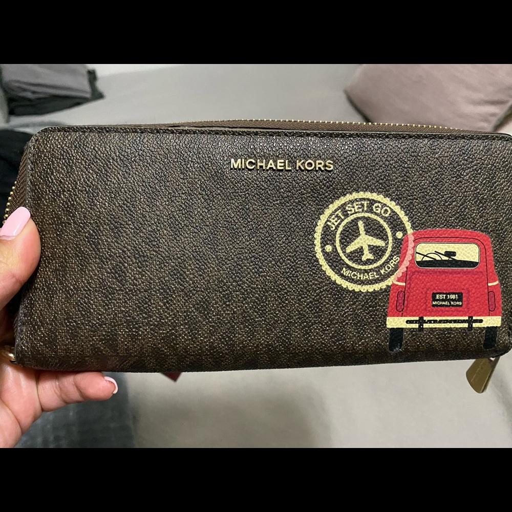 Michael Kors Clutch Wallet